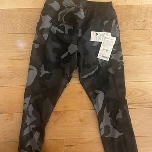 Athleta Camo Contender 7/8 Tights